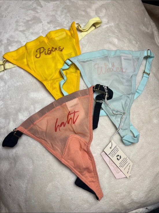 We Are Hah Other - We are HAH pack of 3 zodiac thongs-Pisces ♓️